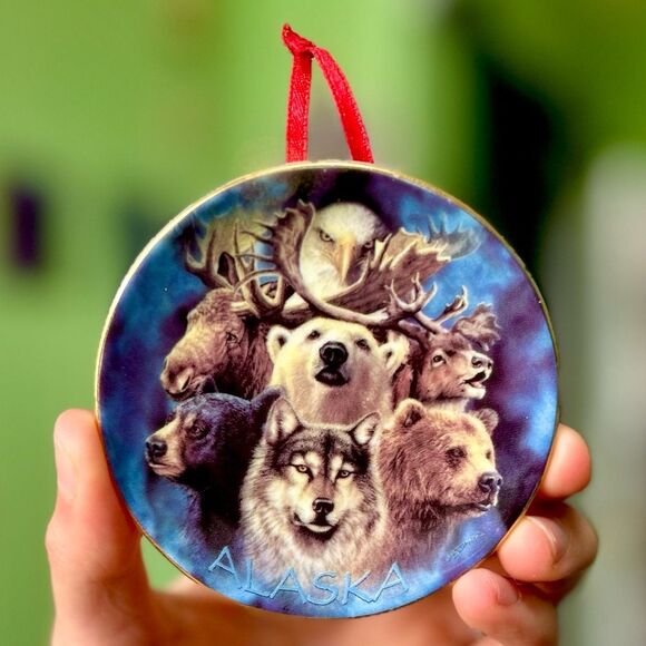 Vintage Alaska Animals Christmas Porcelain Ornament Home Decor Accent - Picture 1 of 6